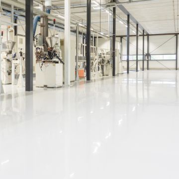 Bedrijfshal met een Flowresin vloercoating