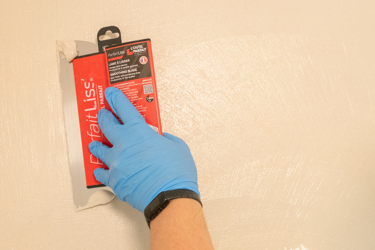 Beton cire aanbrengen op de muur