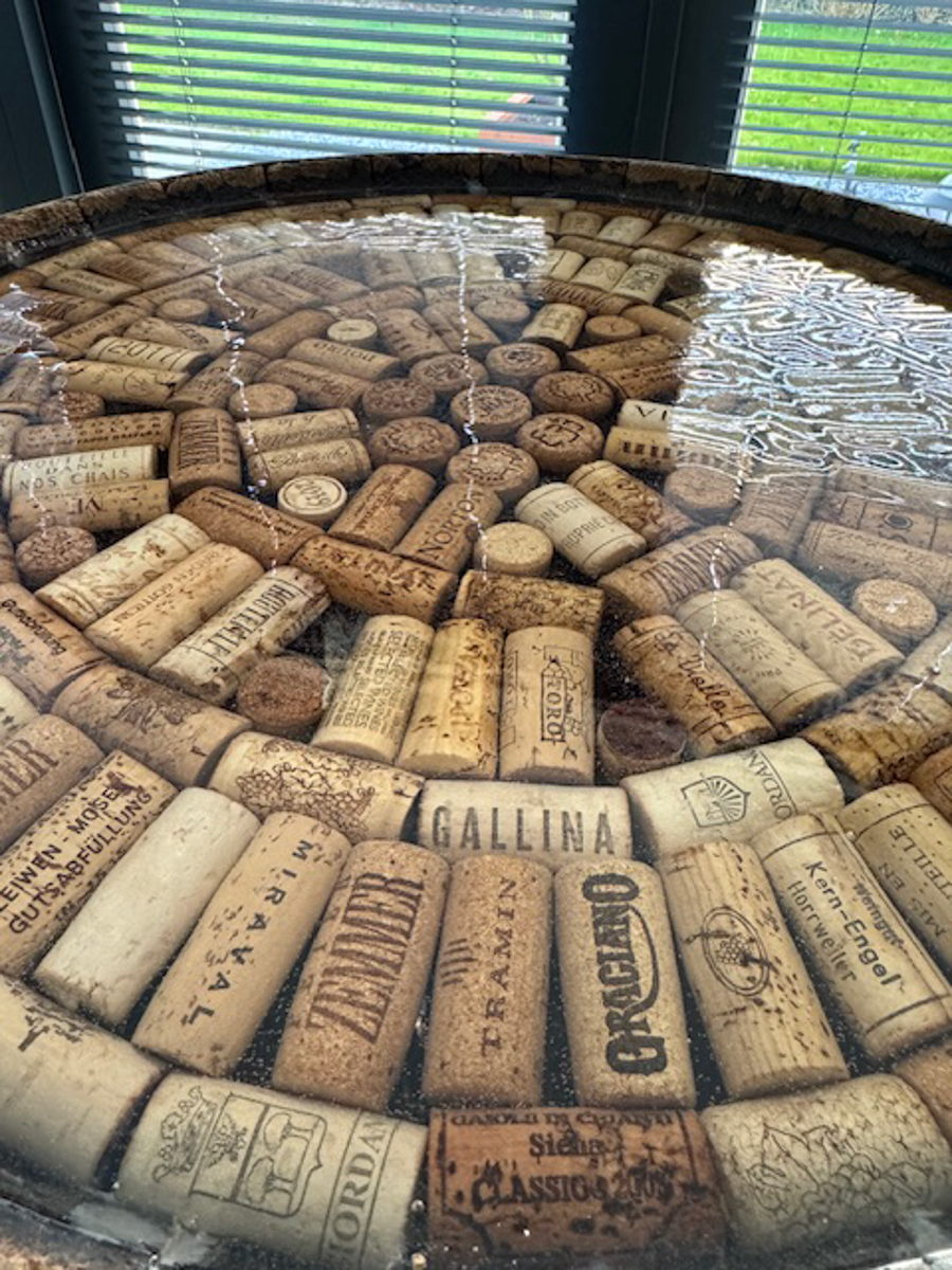 Close up foto van de ingegoten kurken.